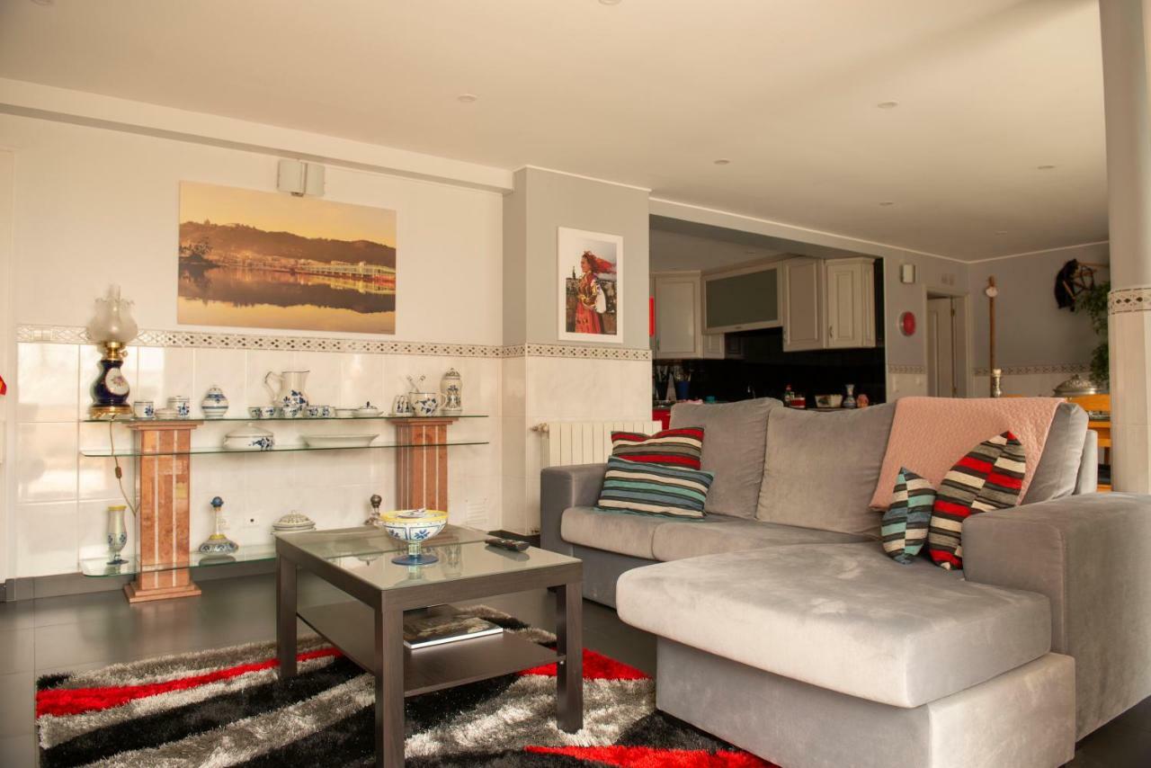 Casa Golfinho Holiday home *